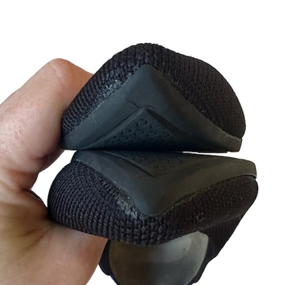 Rothy's The Classic Point Solid Shoe Flat Slip On Black with Blue Halo - Picture 7 of 8